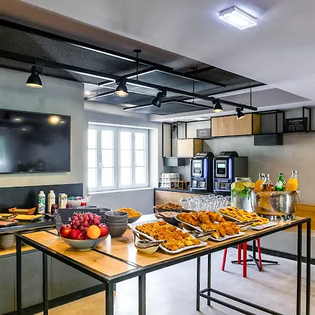 Ibis Centro Mercado Bolhao فندق