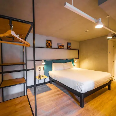 Ibis Centro Mercado Bolhao 3*