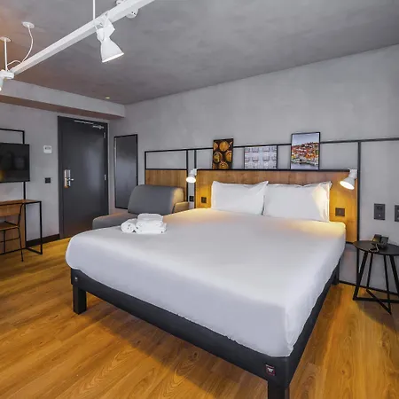 Ibis Centro Mercado Bolhao 3*