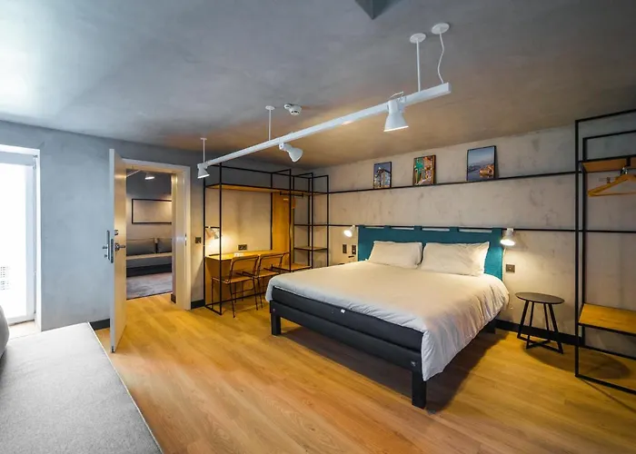 ホテル Ibis Centro Mercado Bolhao 3*