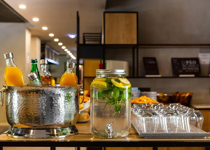 ホテル Ibis Centro Mercado Bolhao 3*