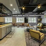 Ibis Centro Mercado Bolhao Hotel