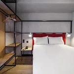 Ibis Centro Mercado Bolhao Hotel