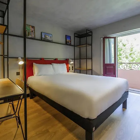 Ibis Centro Mercado Bolhao Hotel 3*