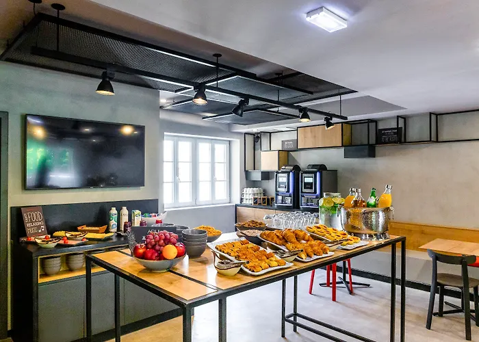 Ibis Centro Mercado Bolhao فندق