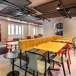 Ibis Centro Mercado Bolhao מלון